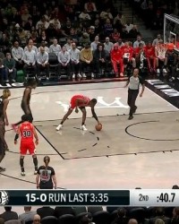 杏彩体育-拉开比分！篮网第二节3分半时间打出一波15-0高潮 领先公牛到19分