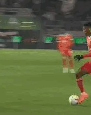 杏彩体育官网-【德甲】科芒双响穆西亚拉闪光，沃尔夫斯堡2-4拜仁