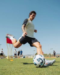 💪🏻积极备战新赛季！托纳利社媒晒训练照：进入状态